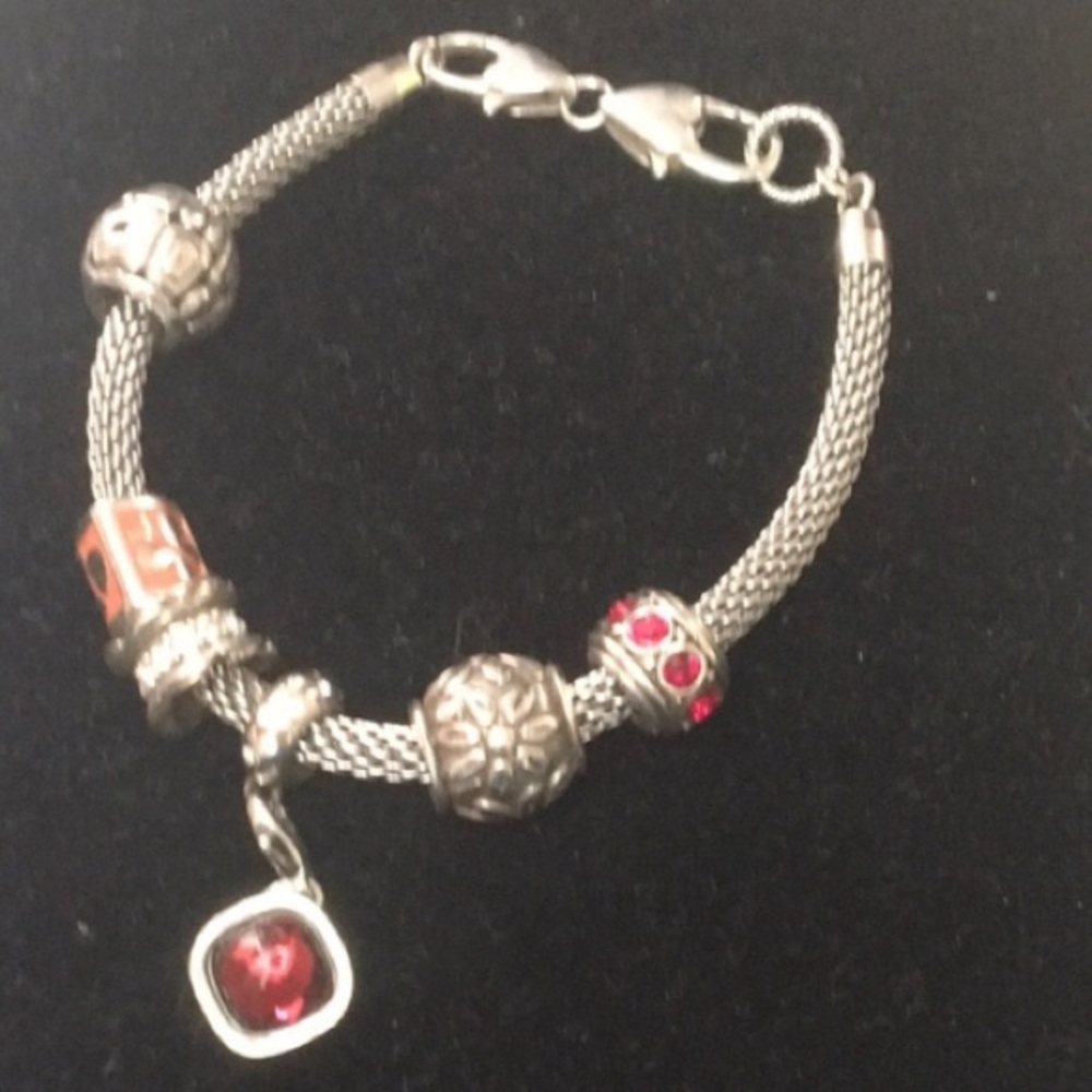 Six Charm bracelet